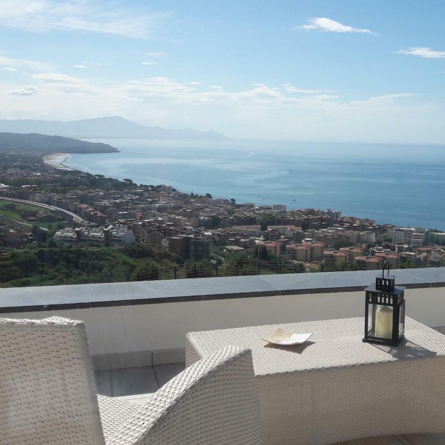 Villa Treglia B&B Formia Exteriör bild