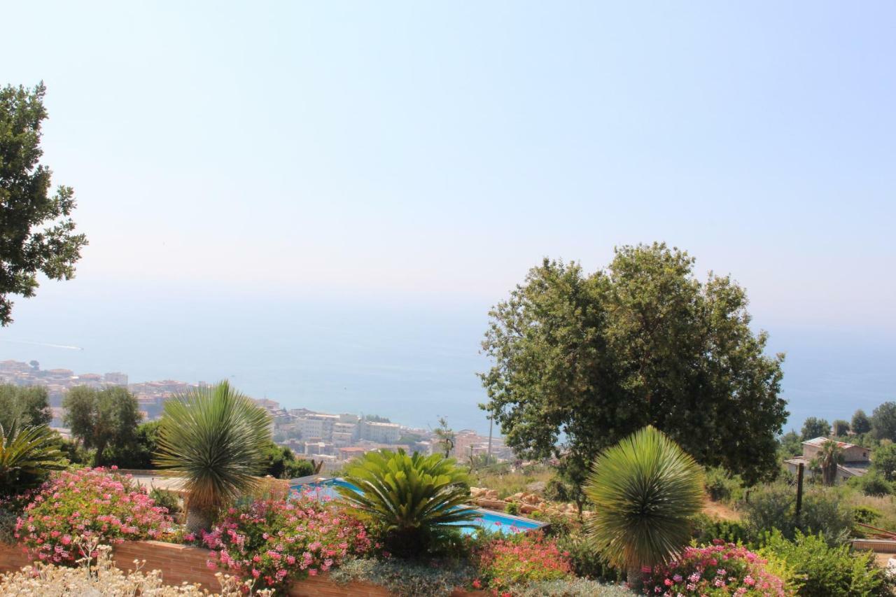 Villa Treglia B&B Formia Exteriör bild